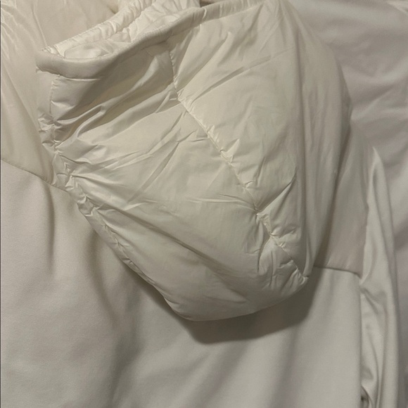 Women's Cream Puffer Jacket - Picture 5 of 5